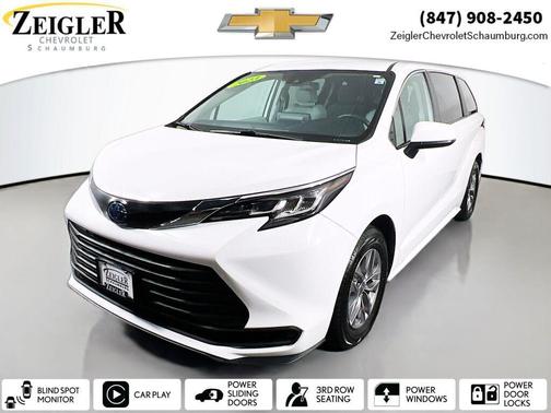 2023 Toyota Sienna LE