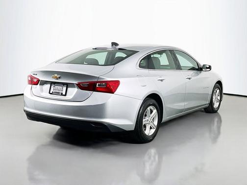 Silver Ice Metallic 2020 Chevrolet Malibu 1LS