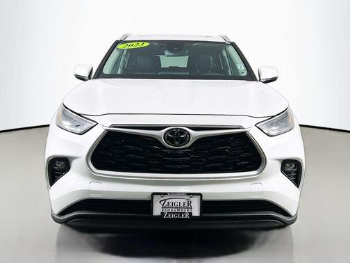 Wind Chill Pearl 2023 Toyota Highlander XLE