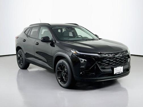 Mosaic Black Metallic 2026 Chevrolet Trax LT