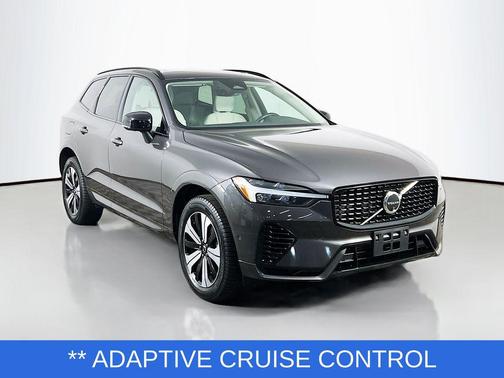 2023 Volvo XC60 Recharge Plug-In Hybrid T8 Plus Dark Theme