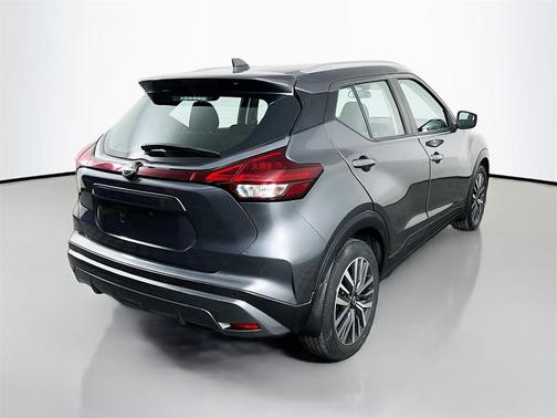 2022 Nissan Kicks SV