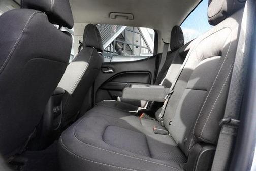 Photo 4 of 33 of 2020 Chevrolet Colorado LT