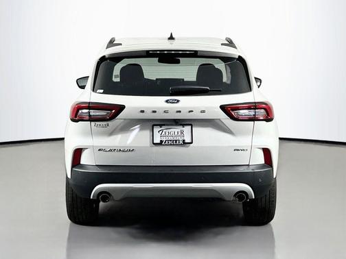Star White Metallic Tri-Coat 2023 Ford Escape Platinum