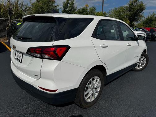 2022 Chevrolet Equinox LS