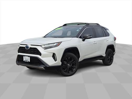 2022 Toyota RAV4 Hybrid SE
