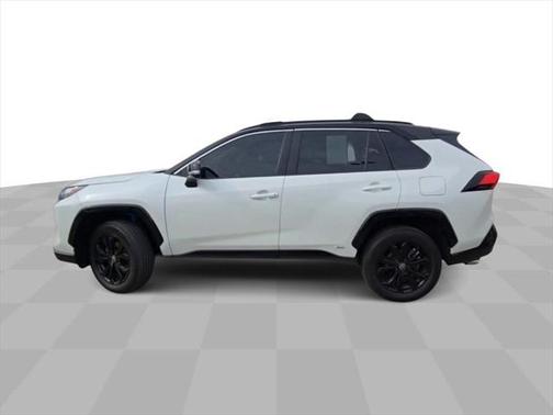 2022 Toyota RAV4 Hybrid SE