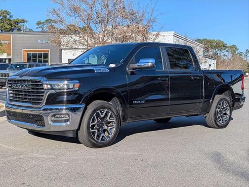 2025 RAM 1500 Laramie Crew Cab 4x2 57' Box