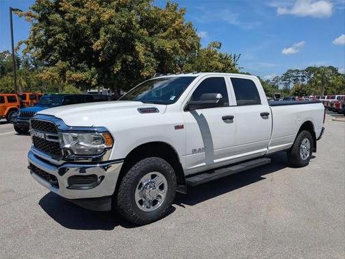 2022 RAM 2500 Tradesman Crew Cab 4x4 8 Box