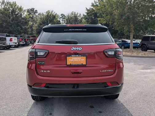Red Hot Pearlcoat 2024 Jeep Compass Limited