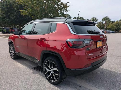 Red Hot Pearlcoat 2024 Jeep Compass Limited