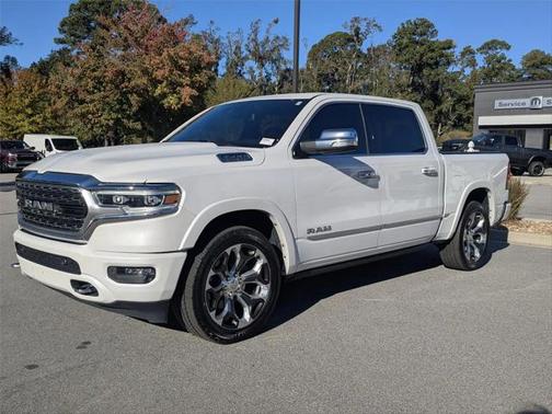 2022 RAM 1500 Limited Crew Cab 4x4 57' Box