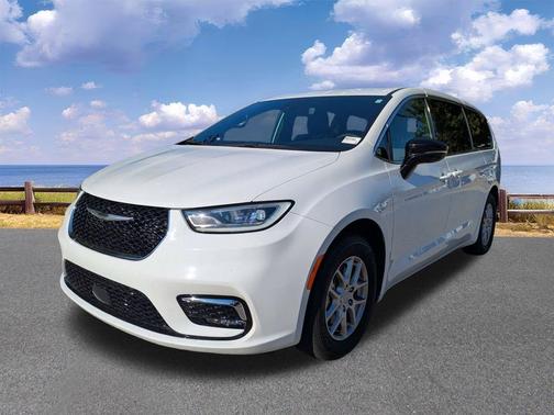 Bright White Clearcoat 2025 Chrysler Pacifica L