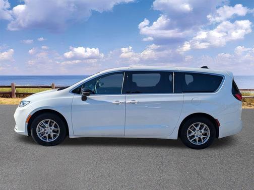 Bright White Clearcoat 2025 Chrysler Pacifica L