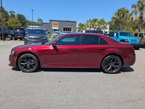 2023 Chrysler 300 Touring L