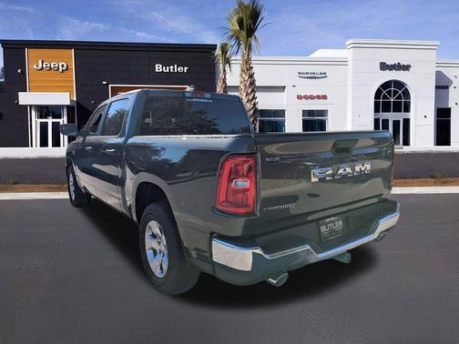 Granite Crystal Metallic Clearcoat 2027 RAM 1500 Big Horn/Lone Star