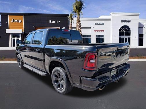 Diamond Black Crystal Pearlcoat 2027 RAM 1500 Big Horn/Lone Star