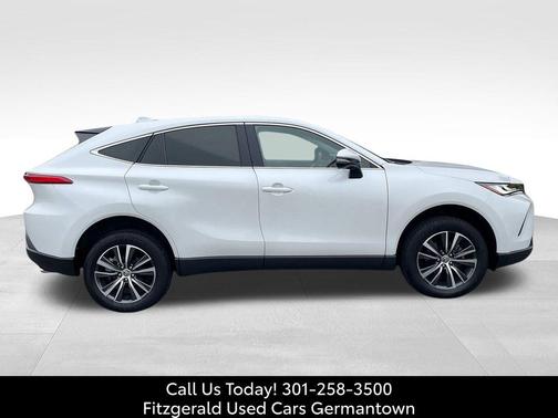 2024 Toyota Venza LE