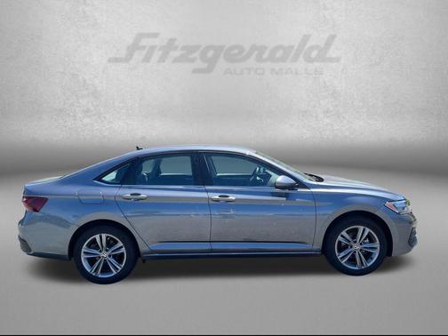 Platinum Gray Metallic 2024 Volkswagen Jetta 1.5T SE