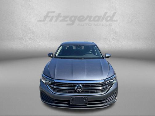 Platinum Gray Metallic 2024 Volkswagen Jetta 1.5T SE