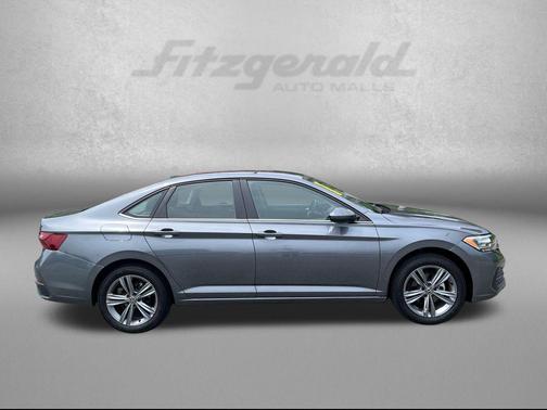 Platinum Gray Metallic 2024 Volkswagen Jetta 1.5T SE
