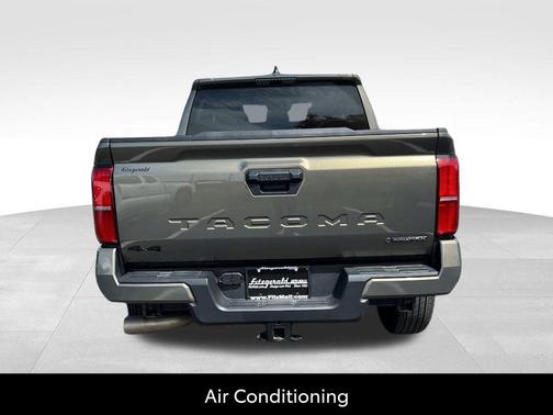 2024 Toyota Tacoma Hybrid TRD Sport