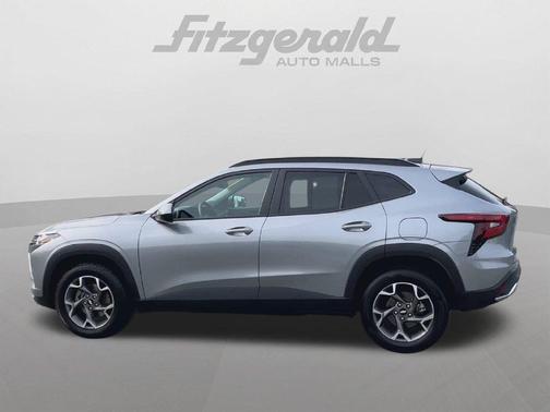 Sterling Gray Metallic 2025 Chevrolet Trax LT