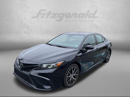 Midnight Black Metallic 2023 Toyota Camry SE