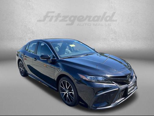 Midnight Black Metallic 2023 Toyota Camry SE