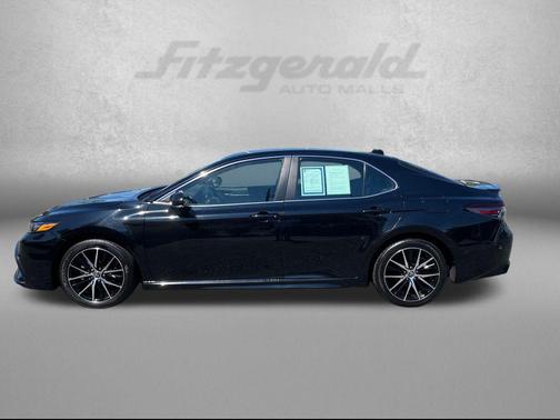 Midnight Black Metallic 2023 Toyota Camry SE