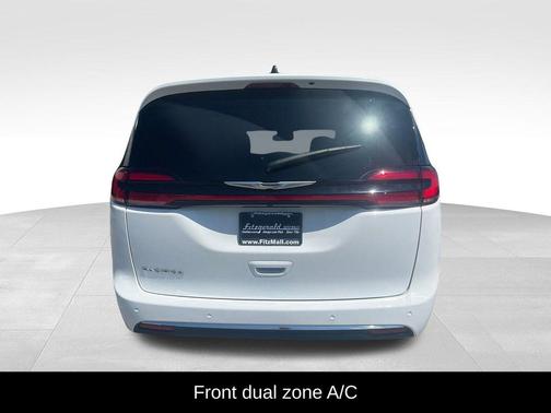 2024 Chrysler Pacifica Touring