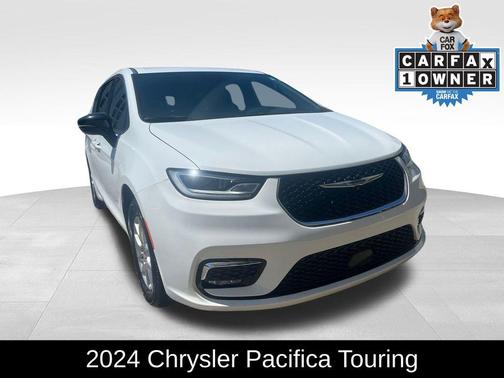 2024 Chrysler Pacifica Touring