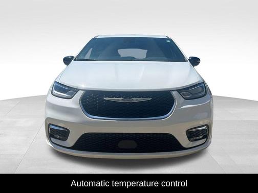 2024 Chrysler Pacifica Touring