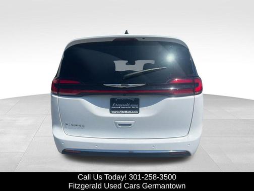 2024 Chrysler Pacifica Touring