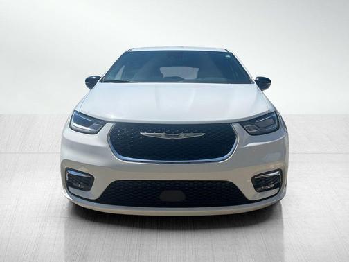 2024 Chrysler Pacifica Touring