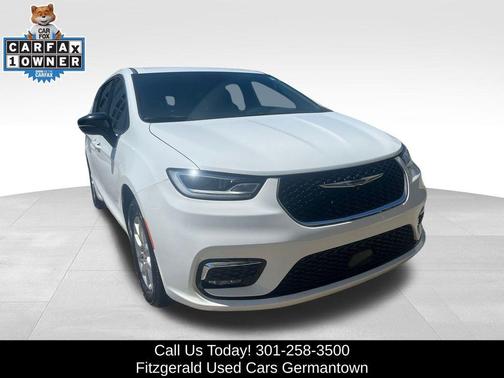 2024 Chrysler Pacifica Touring