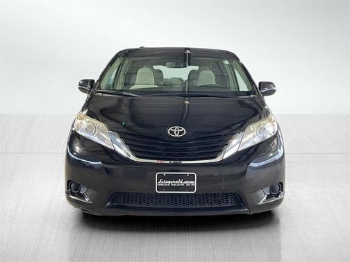 2014 Toyota Sienna LE