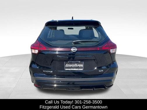 2023 Nissan Kicks SR