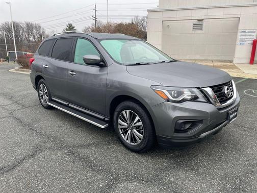 2019 Nissan Pathfinder S