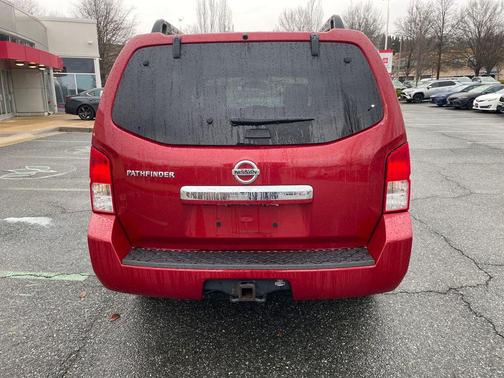 2011 Nissan Pathfinder SV