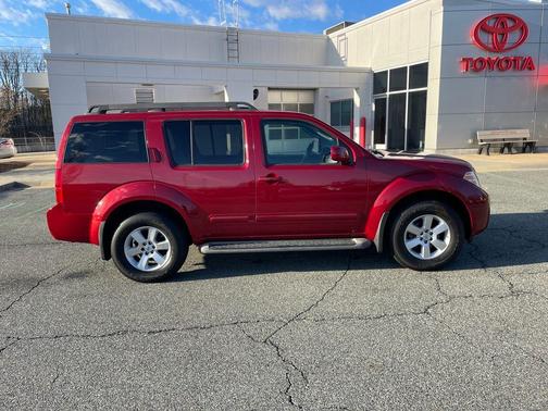 2011 Nissan Pathfinder SV