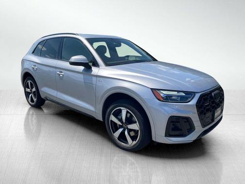 2022 Audi Q5 45 S line Premium Plus