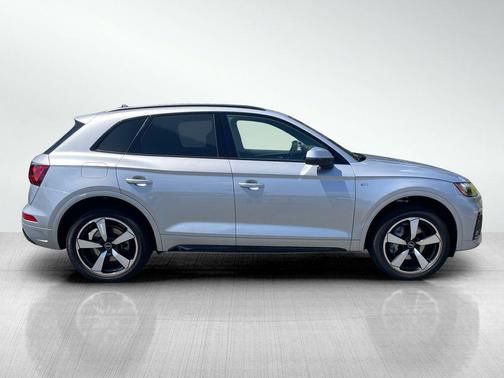 2022 Audi Q5 45 S line Premium Plus