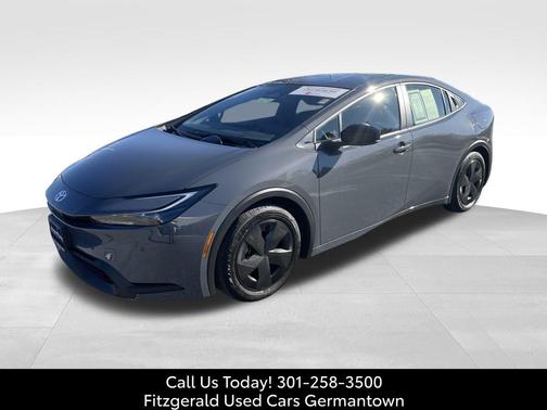 2025 Toyota Prius LE