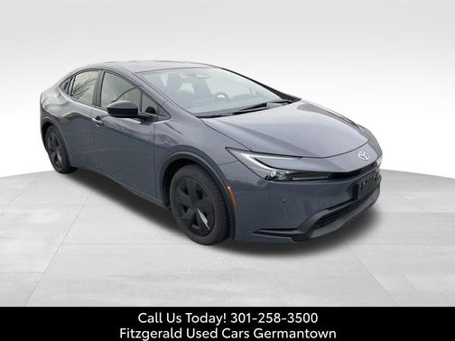 2025 Toyota Prius LE