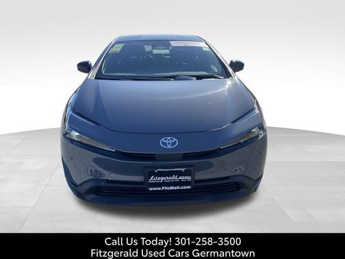 2025 Toyota Prius LE