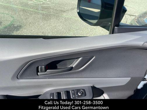 2025 Toyota Prius LE