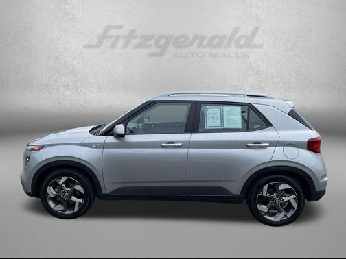 Shimmering Silver 2025 Hyundai VENUE SEL
