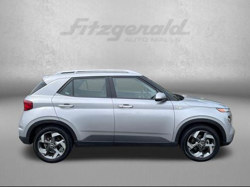 Shimmering Silver 2025 Hyundai VENUE SEL