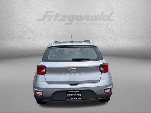Shimmering Silver 2025 Hyundai VENUE SEL